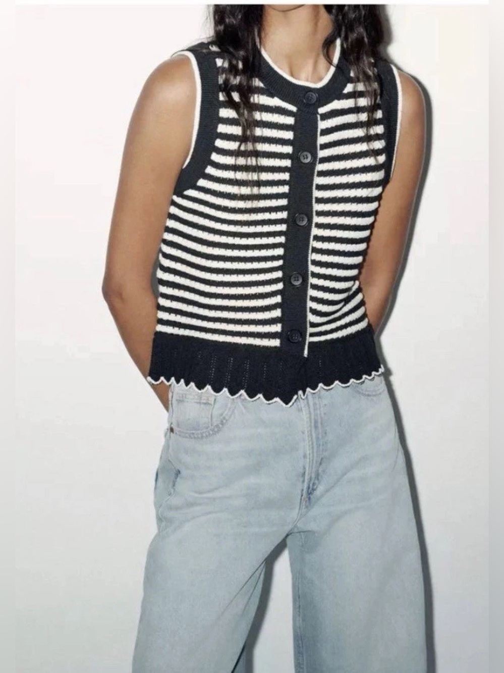 Women’s Zara black-and-white striped knit vest size large NWT